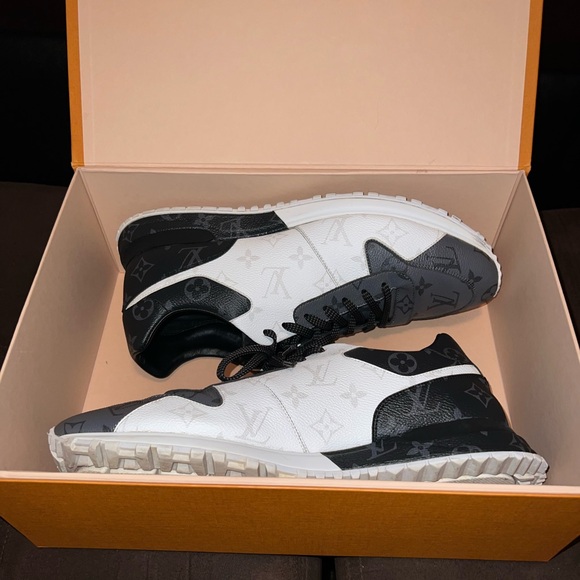 Louis Vuitton Run Away Sneaker - Picture 4 of 9